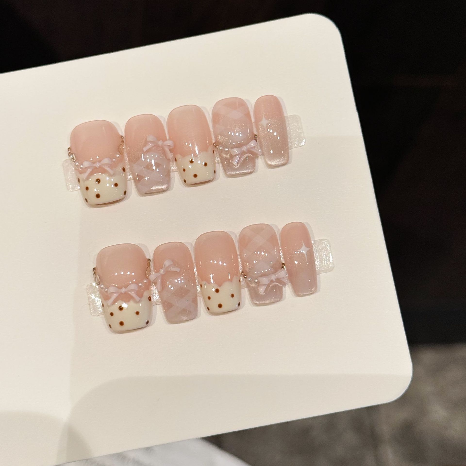 Nail Adhesive Tab - 10개입 럭셔리 핸드메이드 프레스온 네일, 짧은