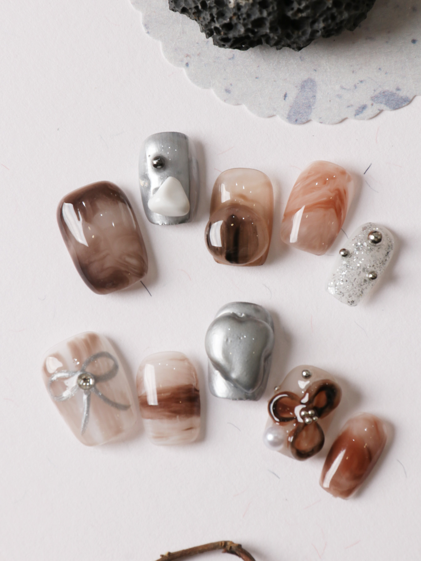 Nail Adhesive Tab - 10개입 프레스온 네일 짧은 갈색 할레이션