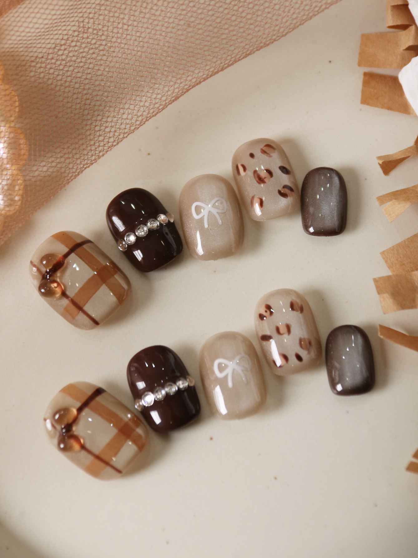10개입 프레스온 네일 짧은 갈색 캣아이 아크릴 프레스 - Nail Adhesive Tab 리뷰 및 가격